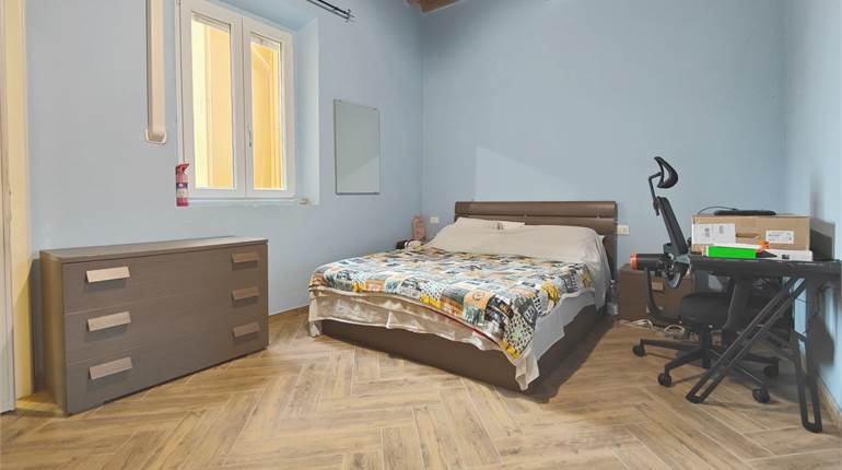 Two-room apartment renovated, near station!