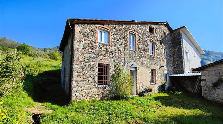 Rustico da ristrutturare, con vista panoramica