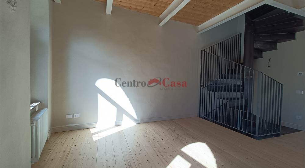 Sala e scale primo piano e piano secondo