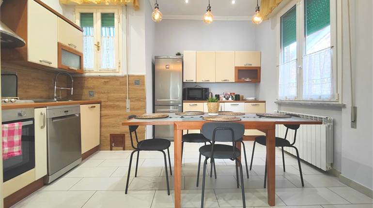 Appartamento moderno, 3 camere, arredi inclusi, con impianto fotovoltaico autonomo