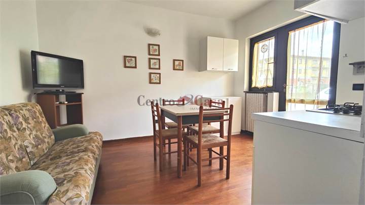 Bilocale piano terra, arredo incluso e con resede privata!